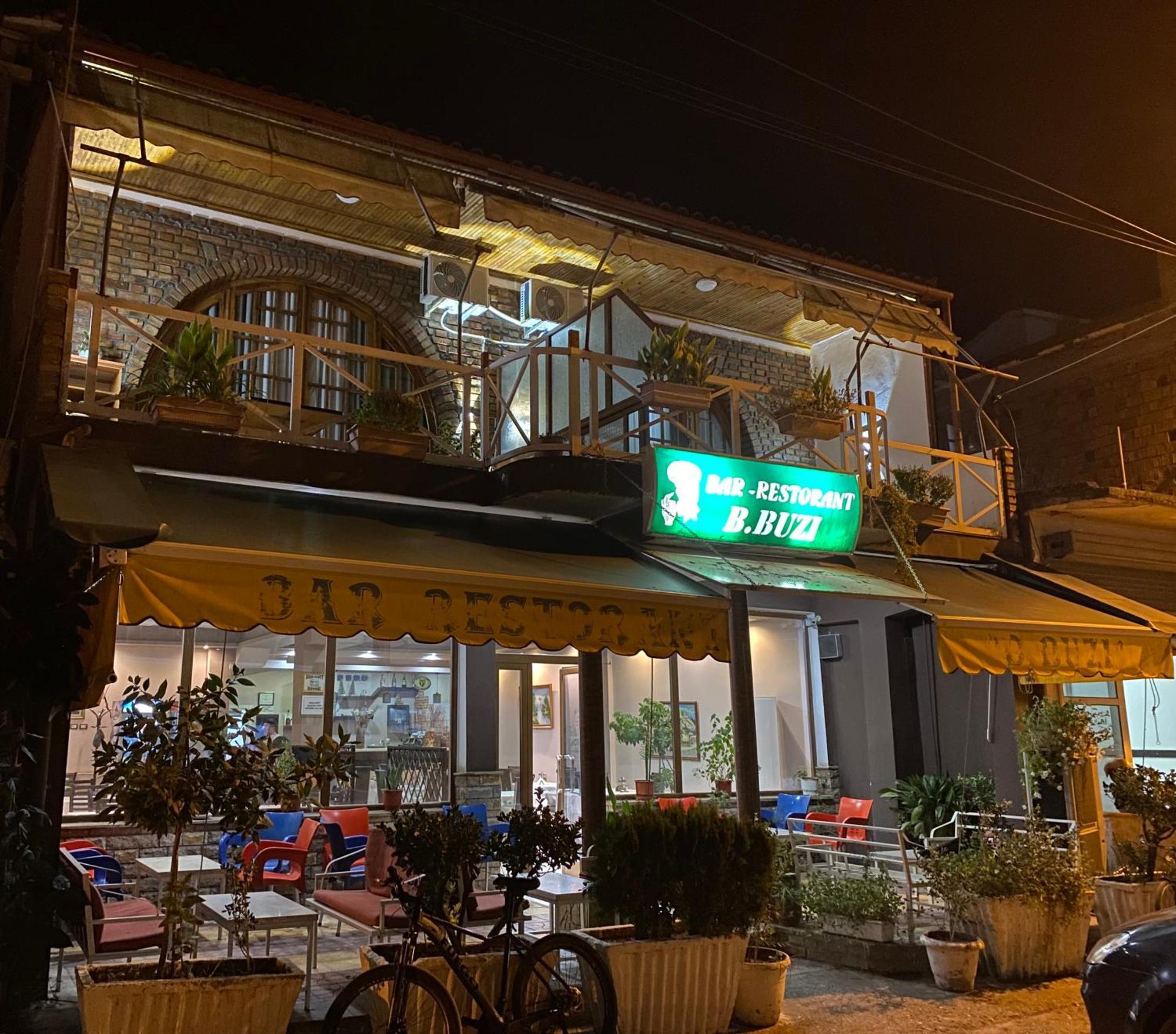 Hotel Boutique Buzi Берат Екстер'єр фото