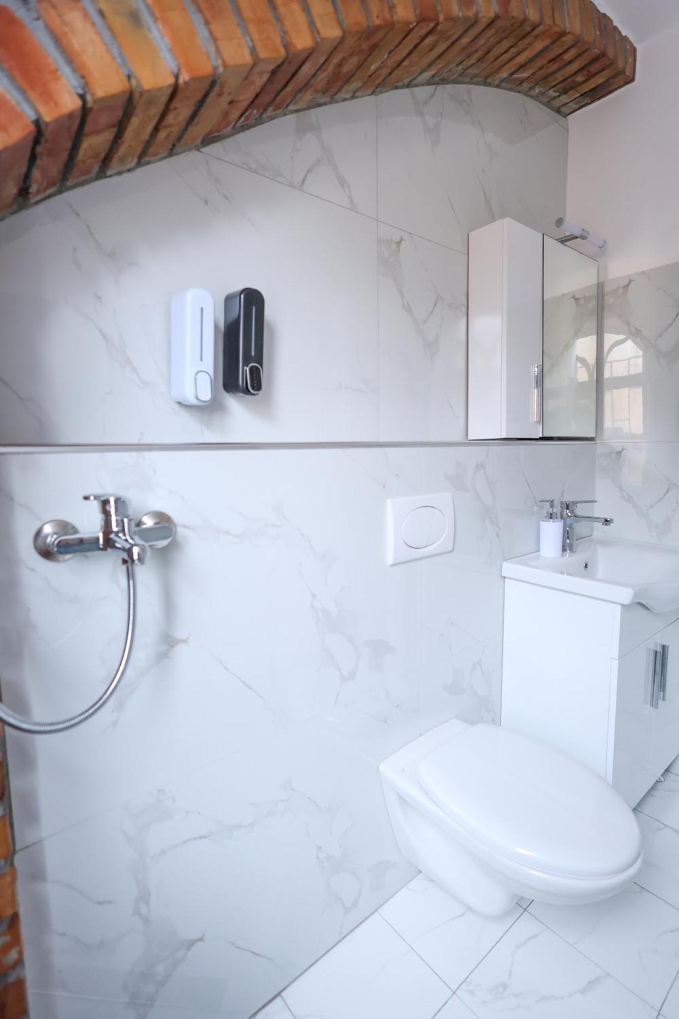 Hotel Boutique Buzi Берат Екстер'єр фото