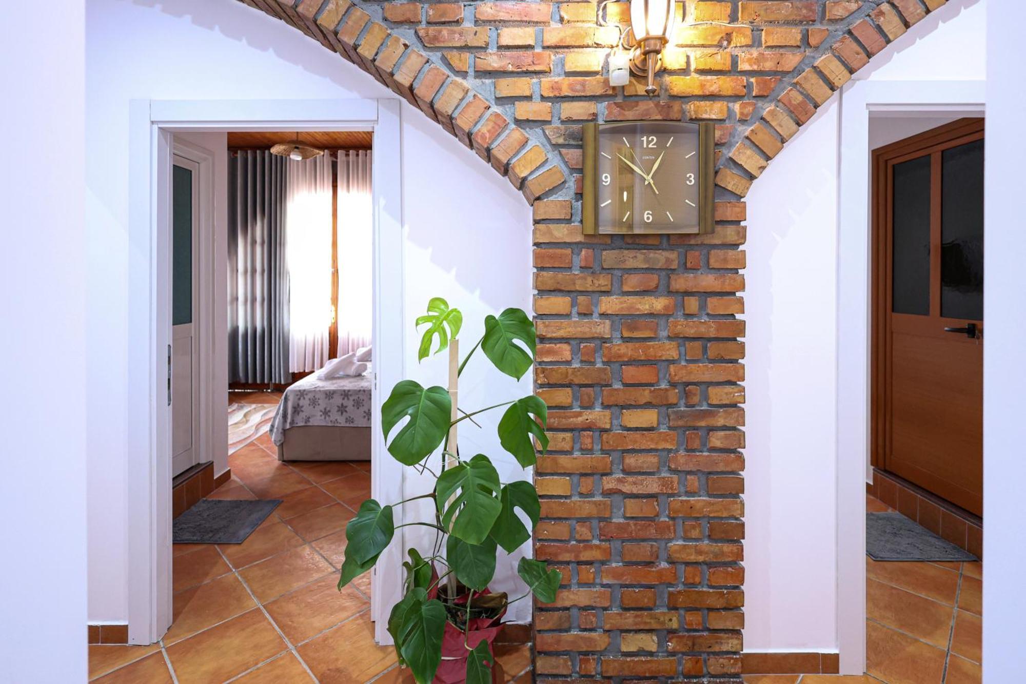 Hotel Boutique Buzi Берат Екстер'єр фото